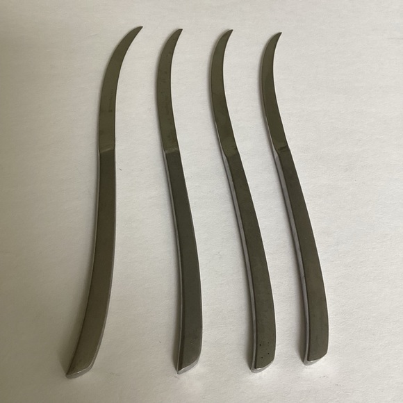 Guy Degrenne Knives Set of Four Curved - Picture 10 of 11